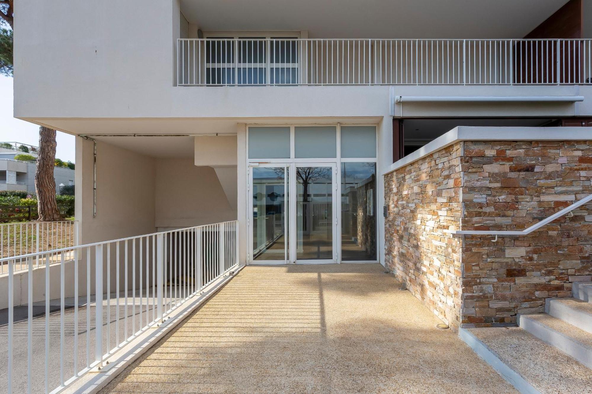 Chez Martin - Spacieux Appartement Climatise Proche De La Plage Λα Γκραντ-Μοτ Εξωτερικό φωτογραφία